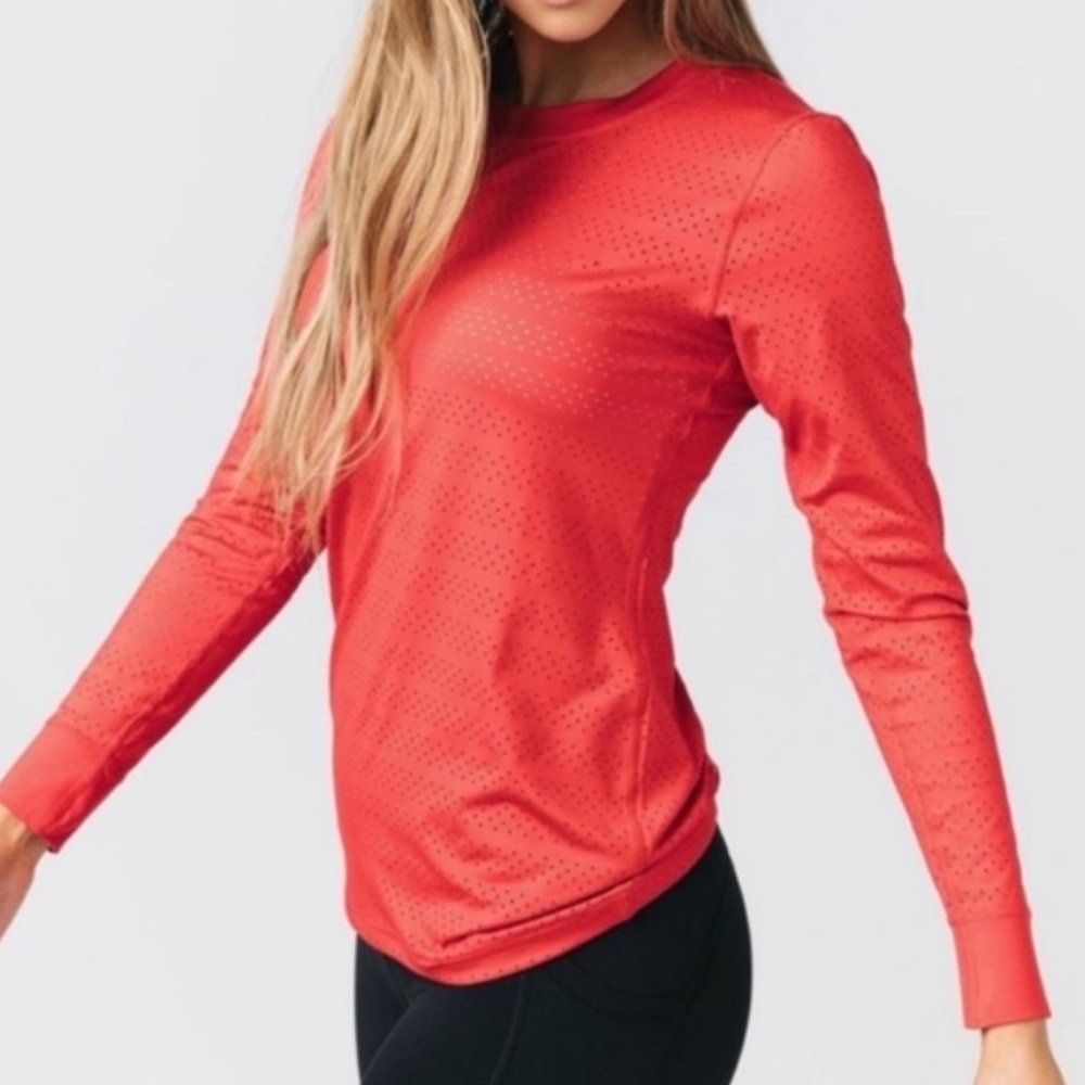 Zyia Chill Long Sleeve Perforated Red Knit Activewear Crew Neck Top. Size Medium